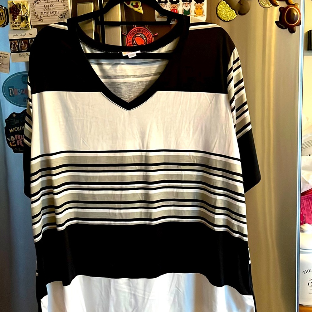 Lularoe Iris 2xl